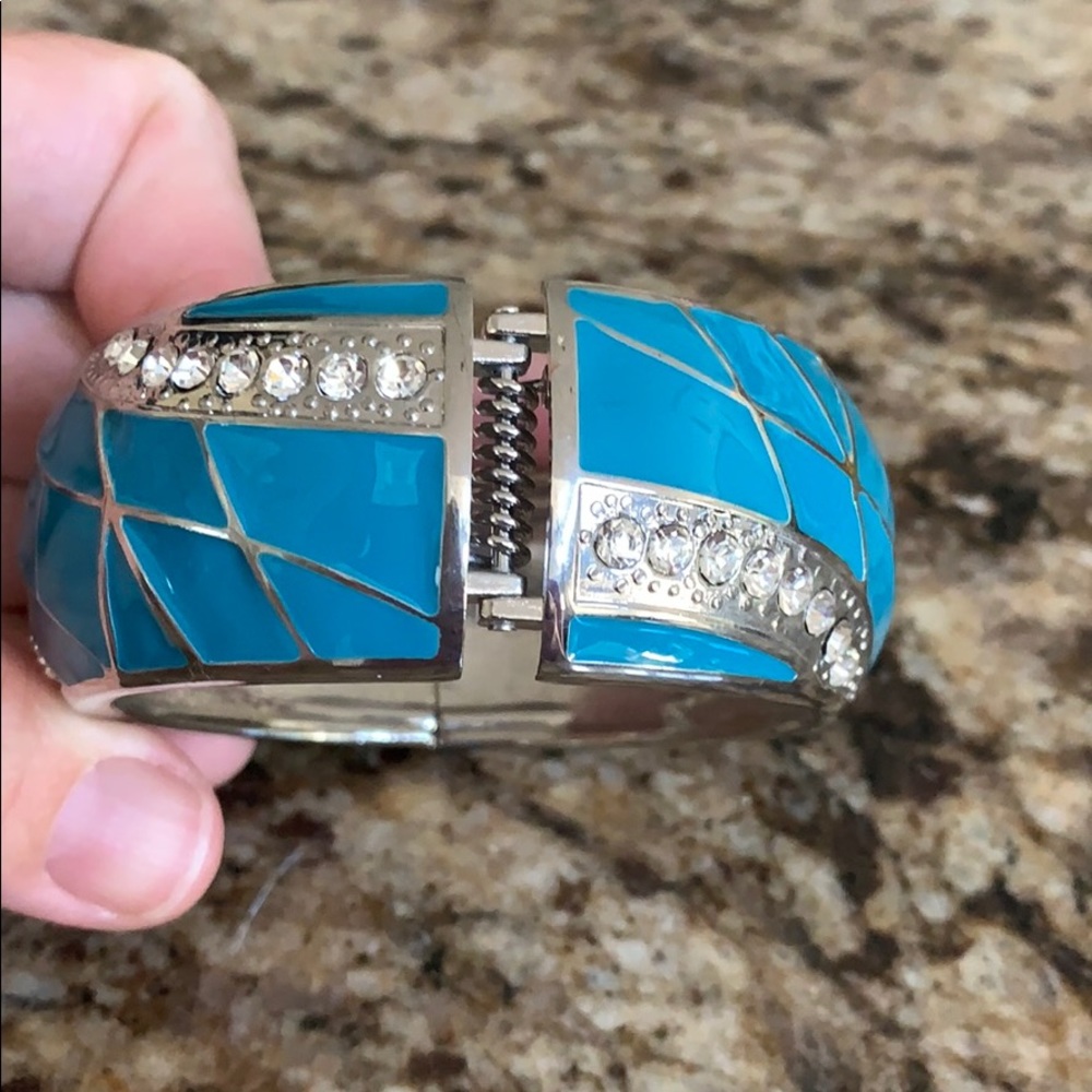 Cuff bracelet - Picture 2 of 3